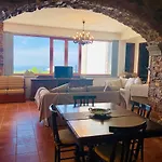 Cresta, Private With Pool * Naso