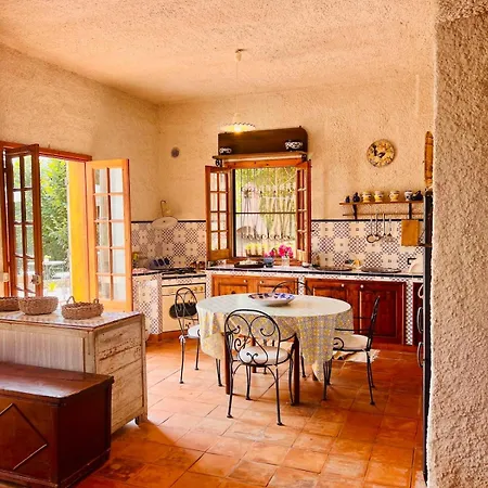Cresta, Private With Pool Naso