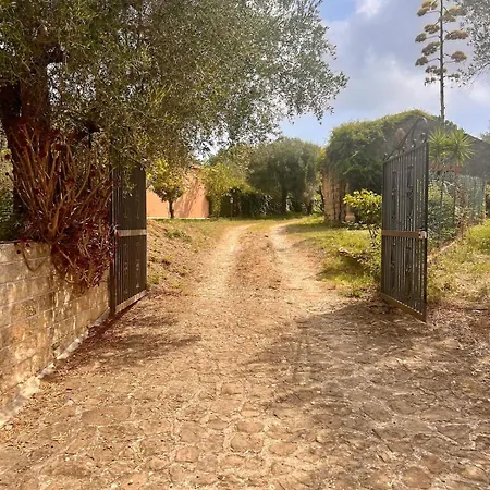 Cresta, Private With Pool