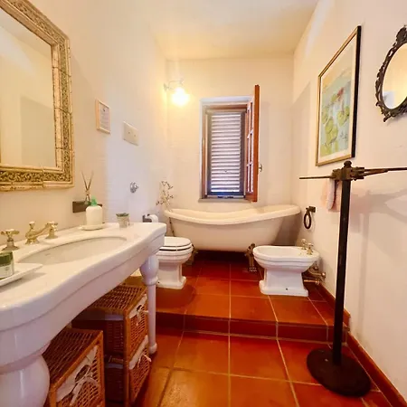 Cresta, Private With Pool