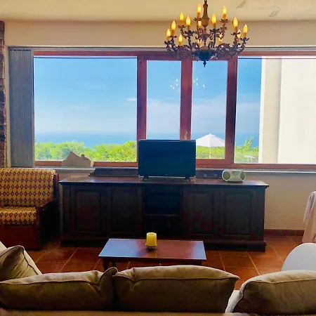 Cresta, Private With Pool Vila Naso